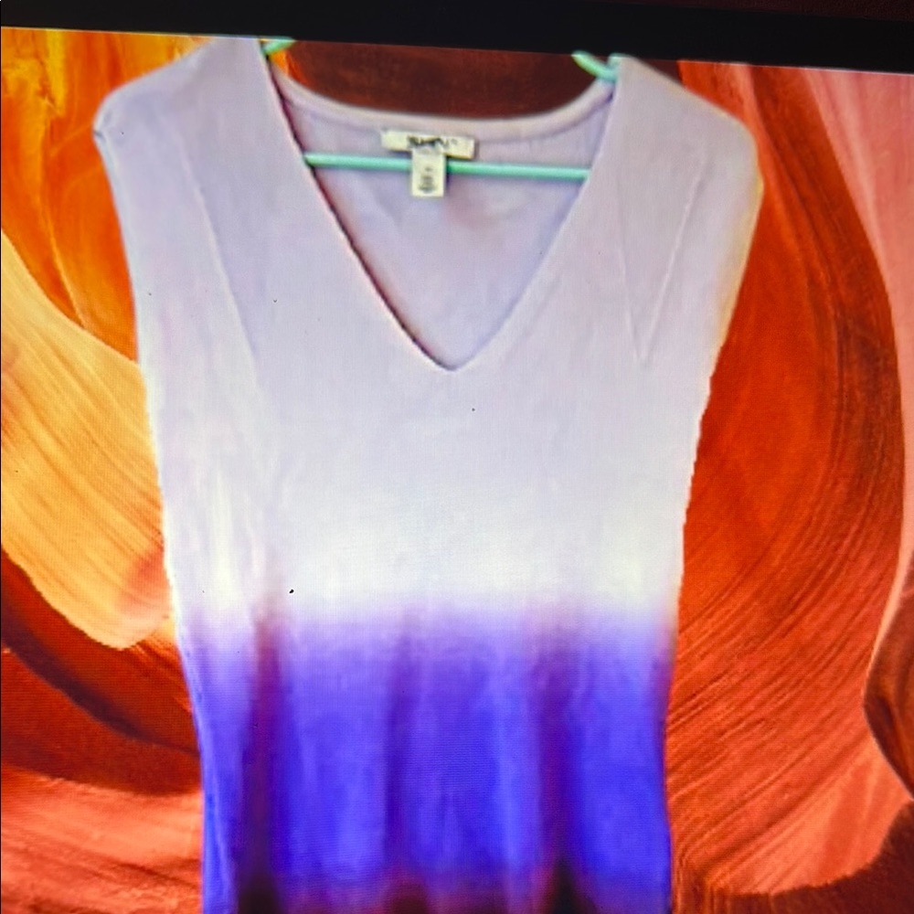 Women's Purple and White V-Neck Top